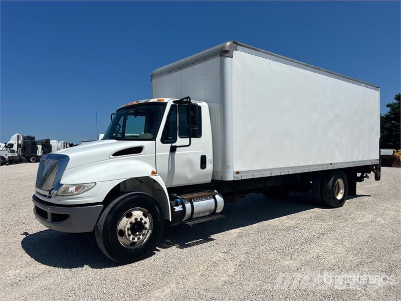 International 4300 Kofferaufbau