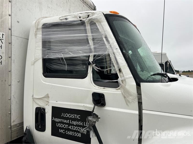 International 4300 Umpikorikuorma-autot