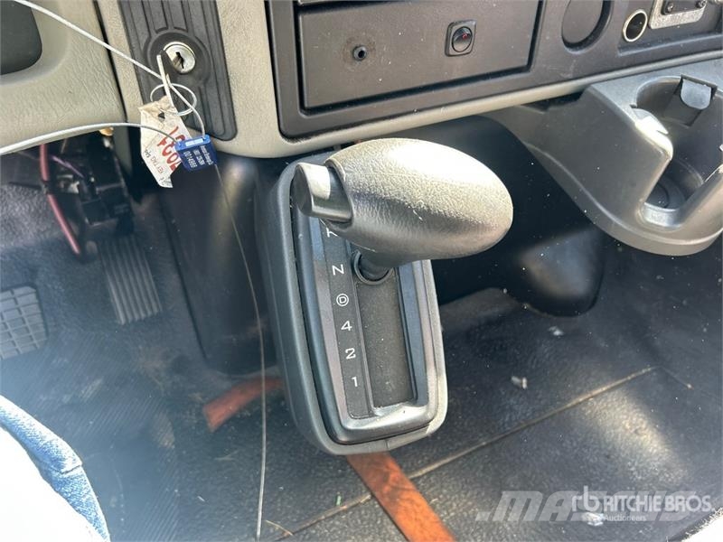 International 4300 탑차 트럭