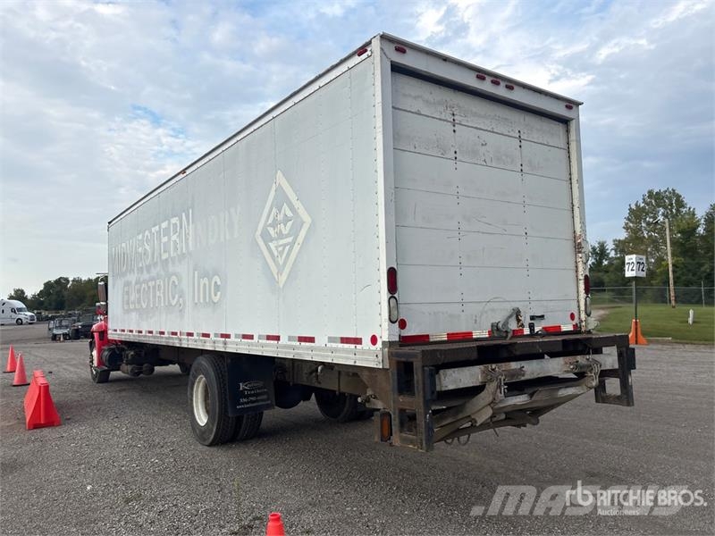 International 4300 Camiones con caja de remolque