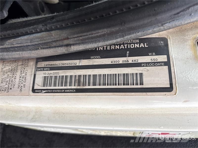 International 4300 Flakbilar/Pickuper