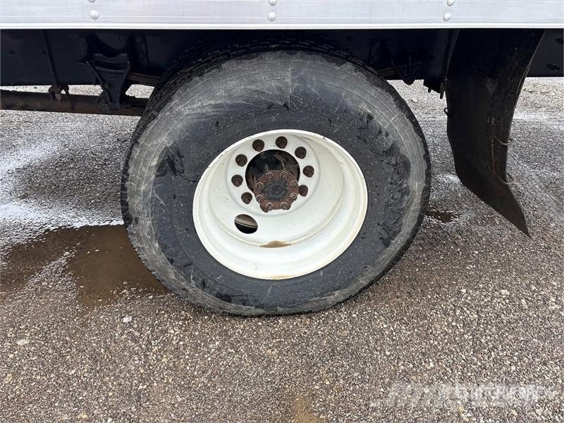 International 4300 Kofferaufbau