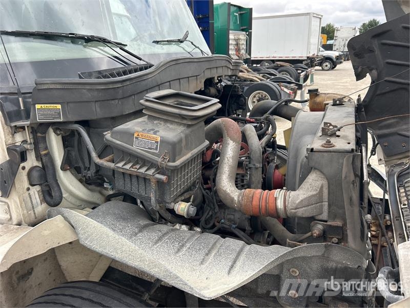 International 4300 Tovornjaki zabojniki