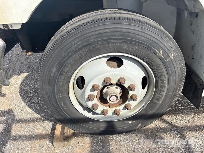 International 4300 Skříňová nástavba