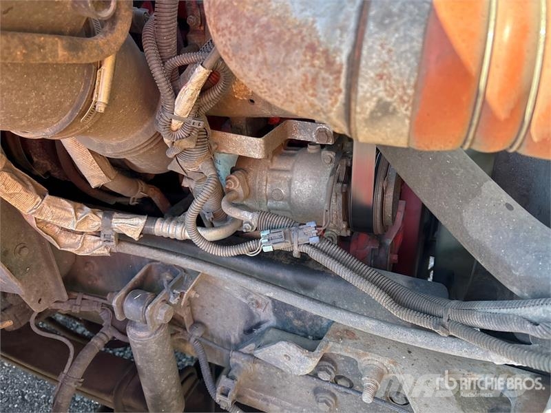 International 4300 ボックスボディー、ウイング、箱車