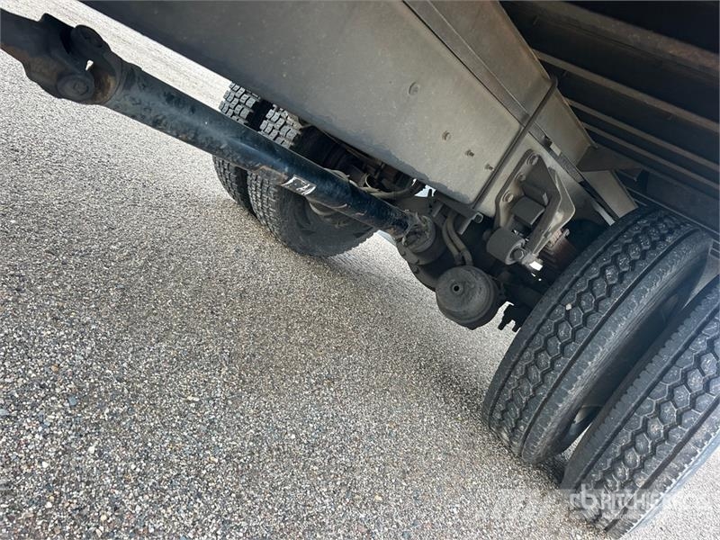 International 4300 Camiones con caja de remolque