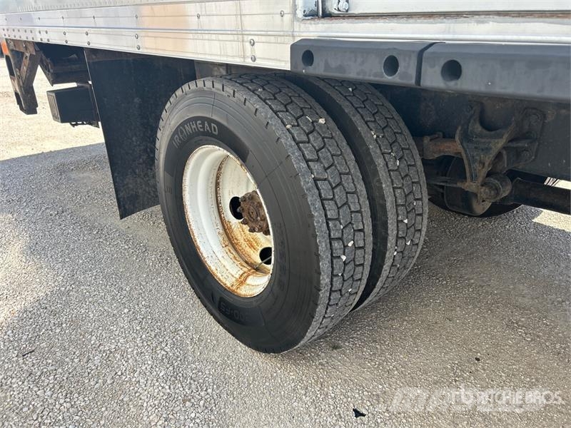 International 4300 Kofferaufbau