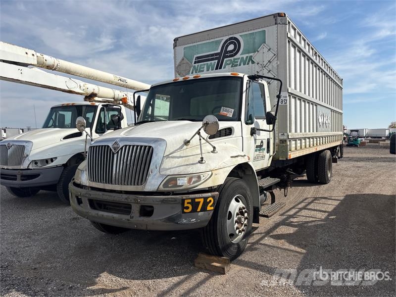 International 4300 Skříňová nástavba