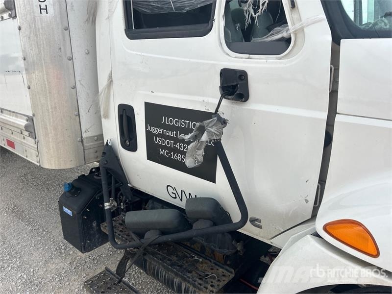 International 4300 Umpikorikuorma-autot