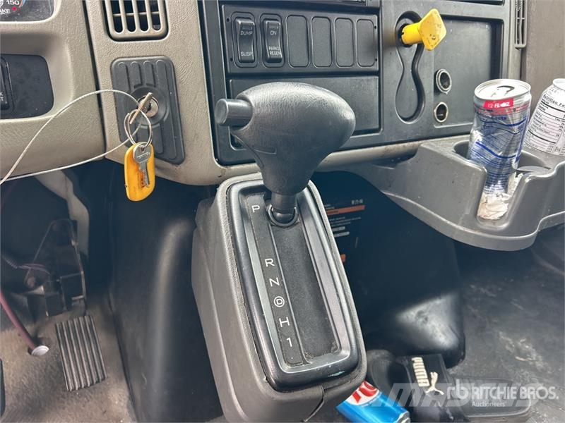 International 4300 Tovornjaki zabojniki