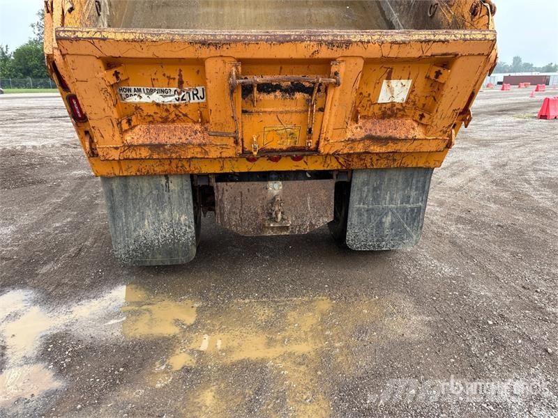 International 4300 Pašizgāzējs