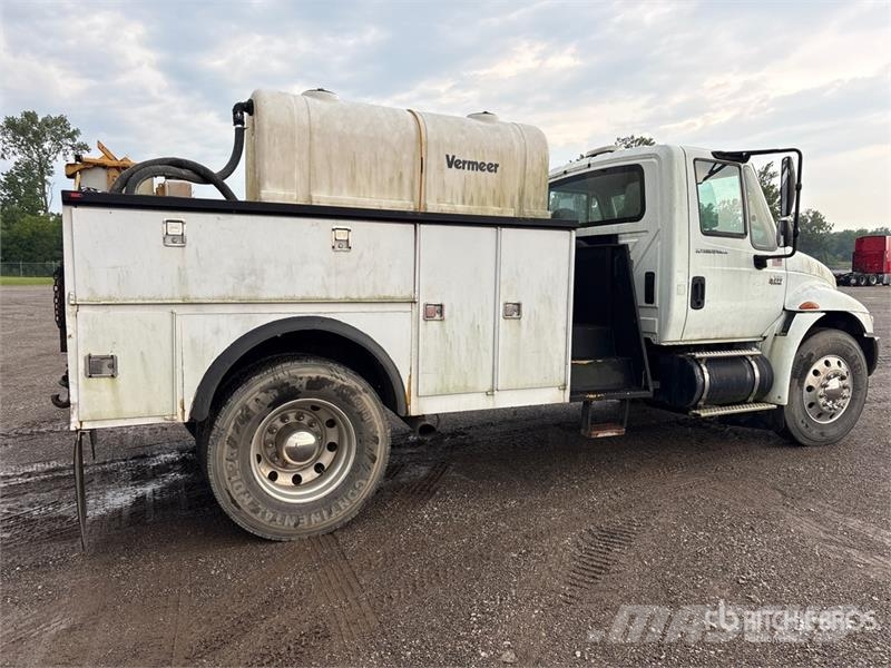 International 4300 Flakbilar/Pickuper