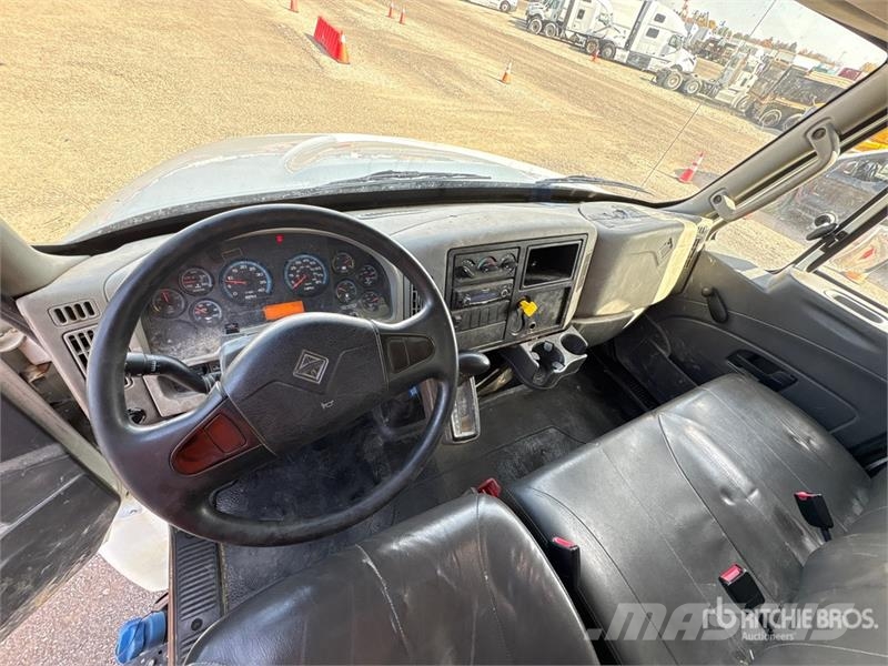 International 4300 Грузовики-Фургоны