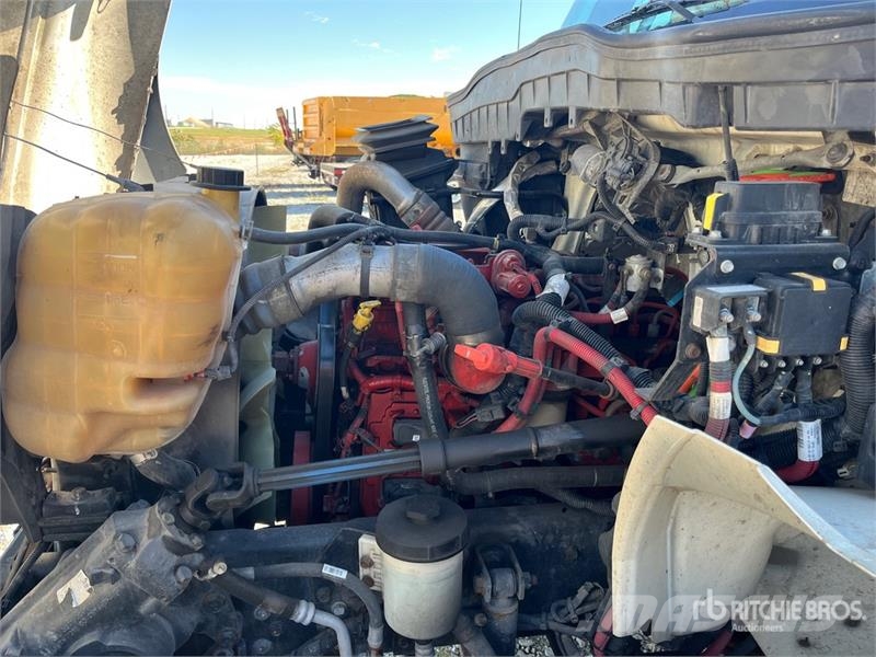 International 4300 冷凍冷蔵車