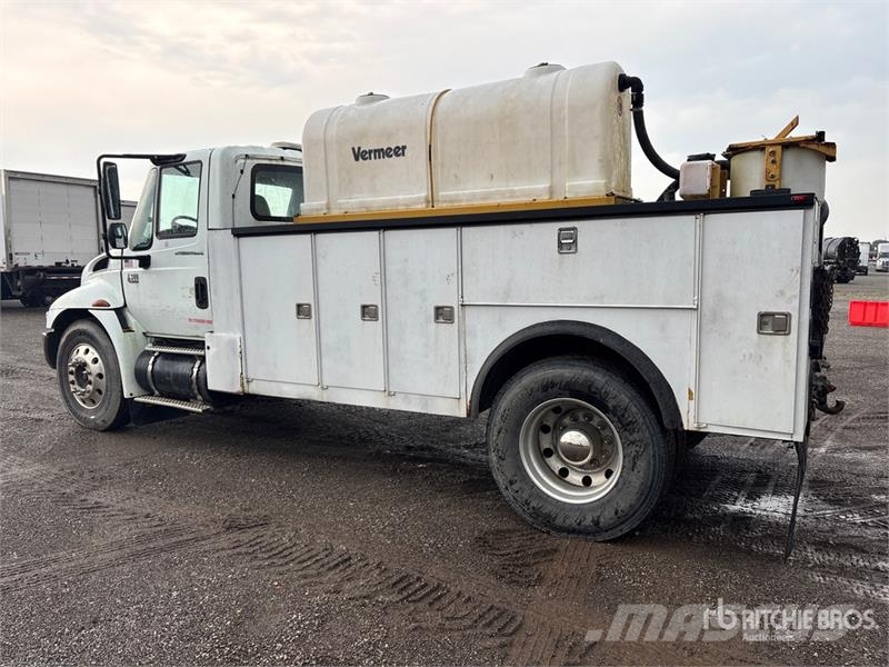 International 4300 Flakbilar/Pickuper