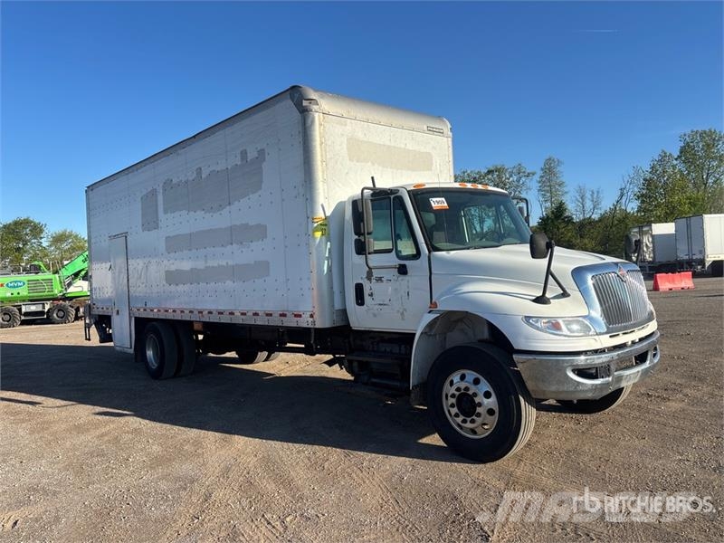 International 4300 Umpikorikuorma-autot