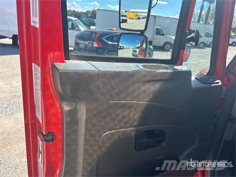 International 4300 4x2 Flatbed Truck Flakbilar