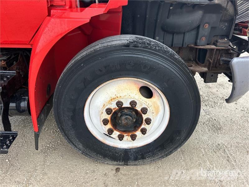 International 4300 4x2 Flatbed Truck 平ボディー