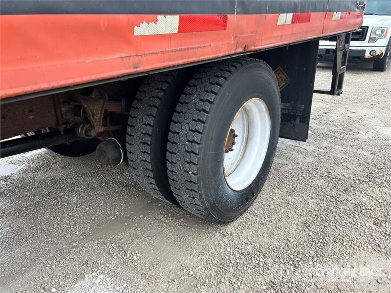 International 4300 4x2 Flatbed Truck 平ボディー