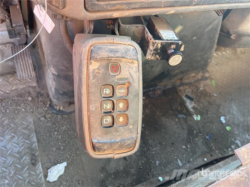 International 4300 4x2 T/A Dump Truck Грузовики-Самосвалы