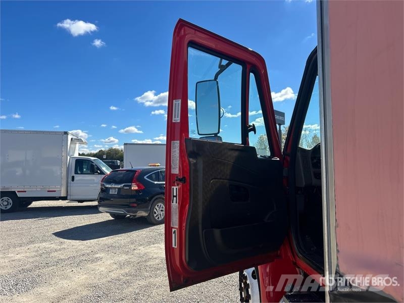 International 4300 4x2 Flatbed Truck Flakbilar
