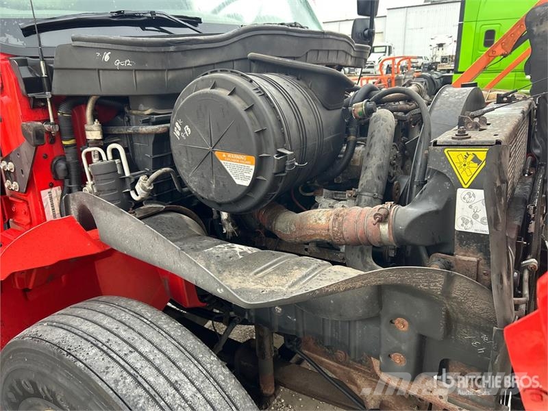International 4300 4x2 Flatbed Truck 平ボディー