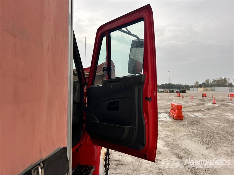 International 4300 4x2 Flatbed Truck 平ボディー