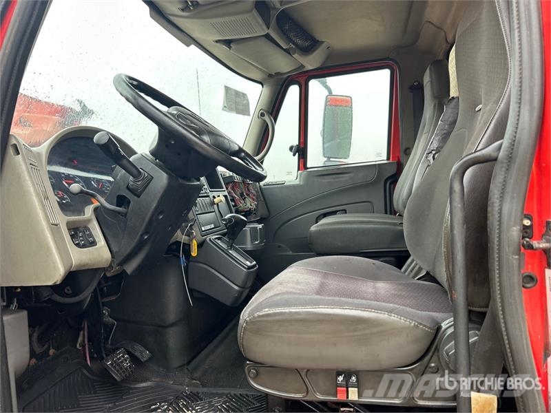 International 4300 4x2 Flatbed Truck 平ボディー