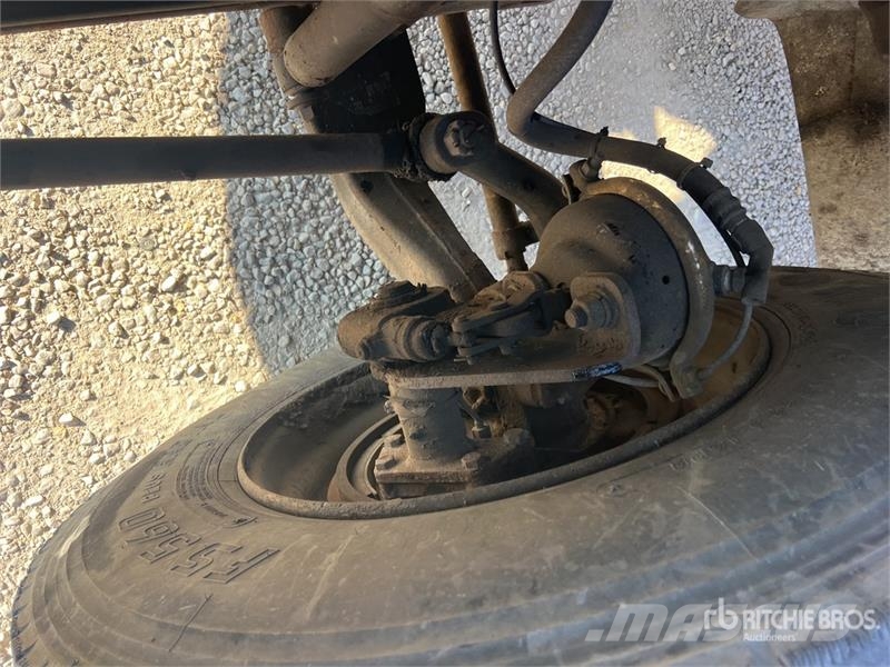International 4300 4x2 T/A Dump Truck Грузовики-Самосвалы
