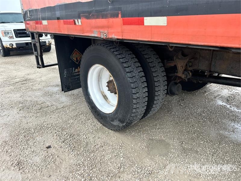 International 4300 4x2 Flatbed Truck 平ボディー