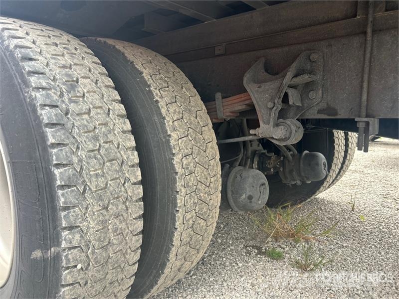 International 4300 SBA Furgons
