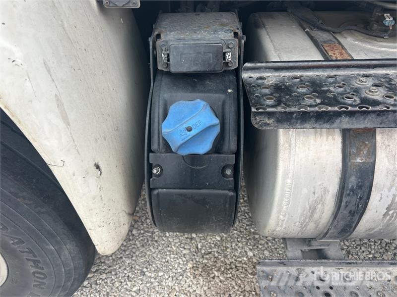 International 4300 SBA Furgons