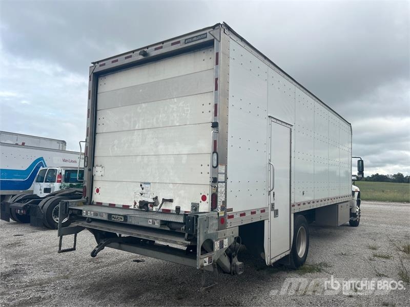 International 4300 SBA Furgons