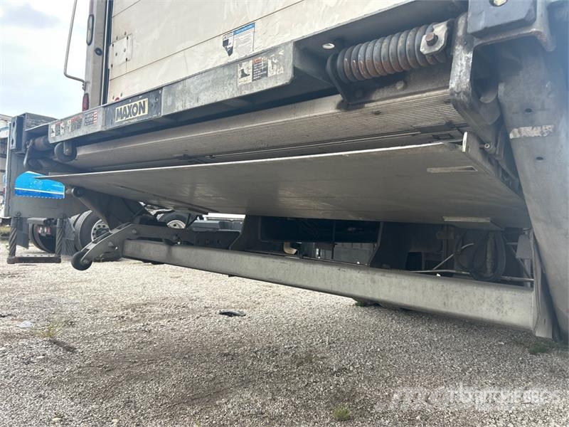 International 4300 SBA Furgons