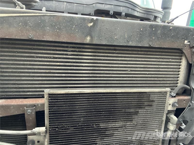 International 4300 SBA Furgons