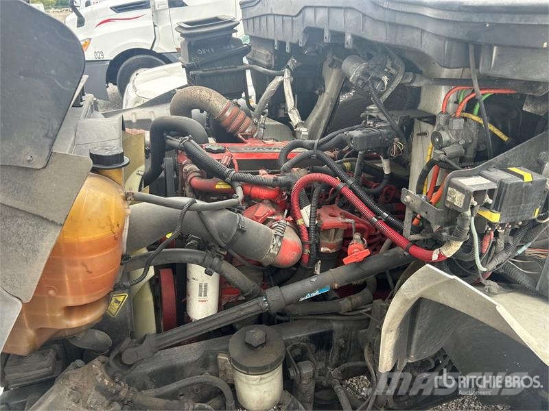 International 4300 SBA Furgons