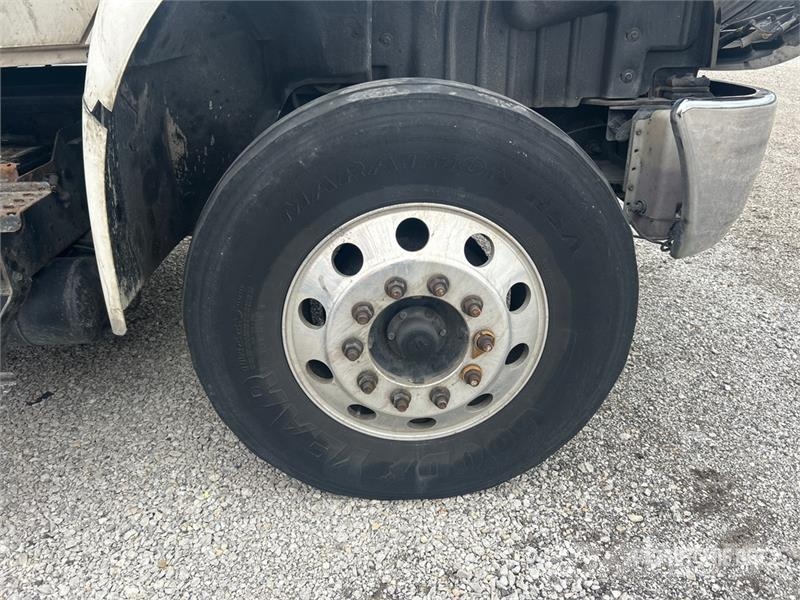 International 4300 SBA Furgons