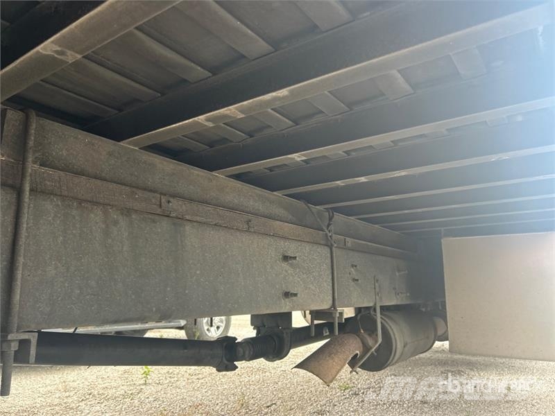 International 4300 SBA Furgons