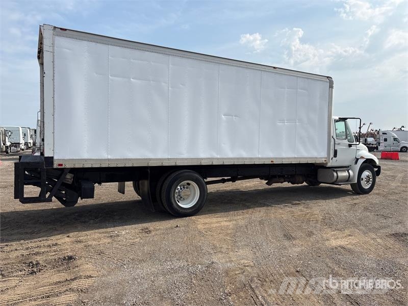 International 4400 Kofferaufbau