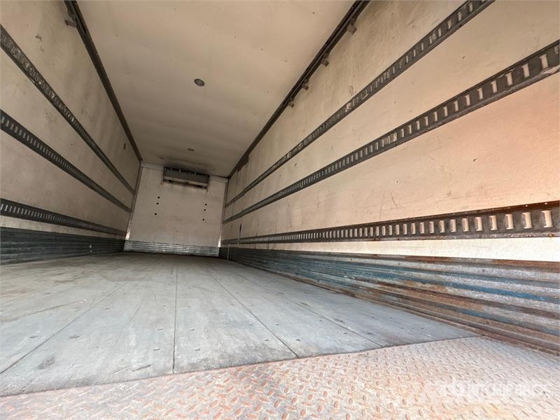 International 4400 شاحنات بدرجة حرارة قابلة للضبط