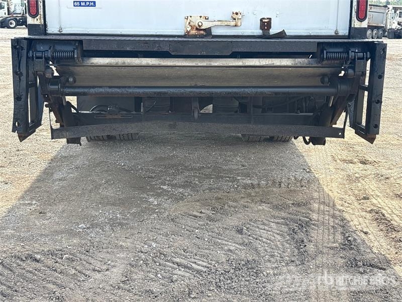 International 4400 Kofferaufbau