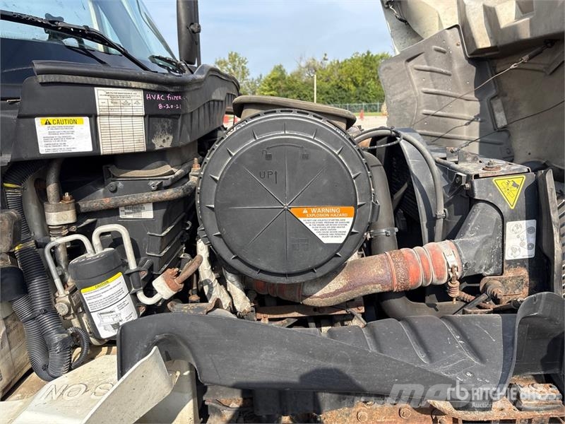 International 4400 Kofferaufbau
