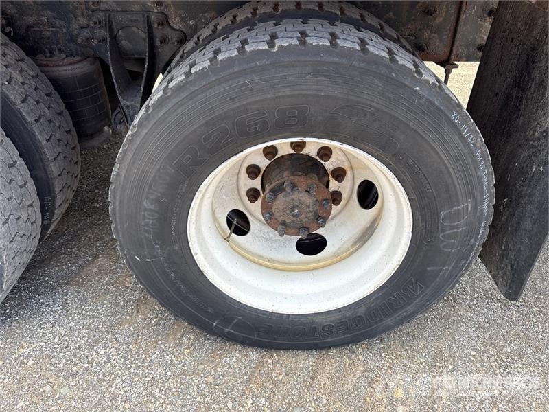 International 4400 شاحنات بدرجة حرارة قابلة للضبط