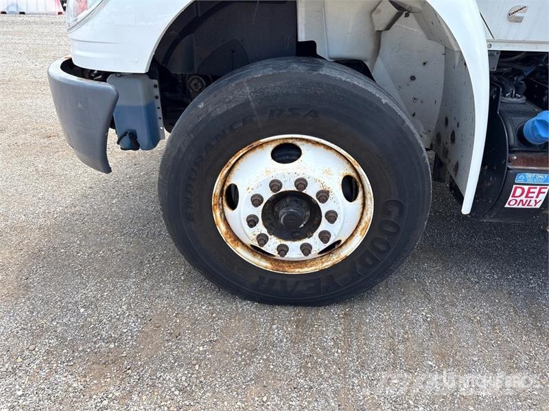 International 4400 شاحنات بدرجة حرارة قابلة للضبط