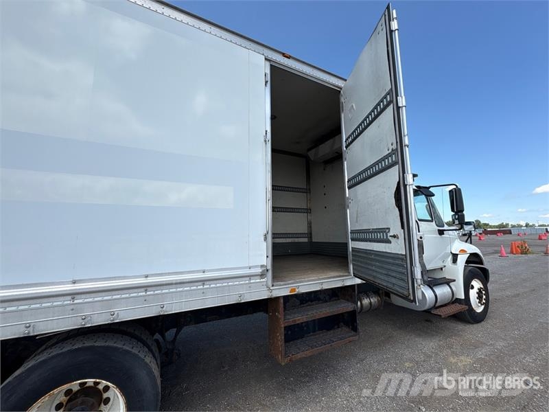 International 4400 شاحنات بدرجة حرارة قابلة للضبط