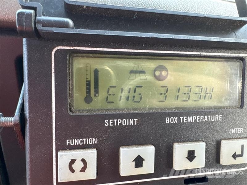 International 4400 شاحنات بدرجة حرارة قابلة للضبط