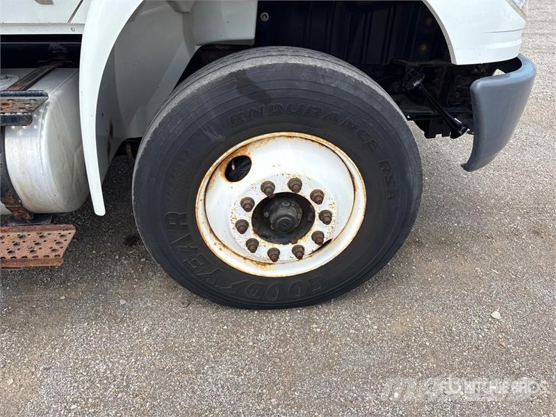 International 4400 شاحنات بدرجة حرارة قابلة للضبط