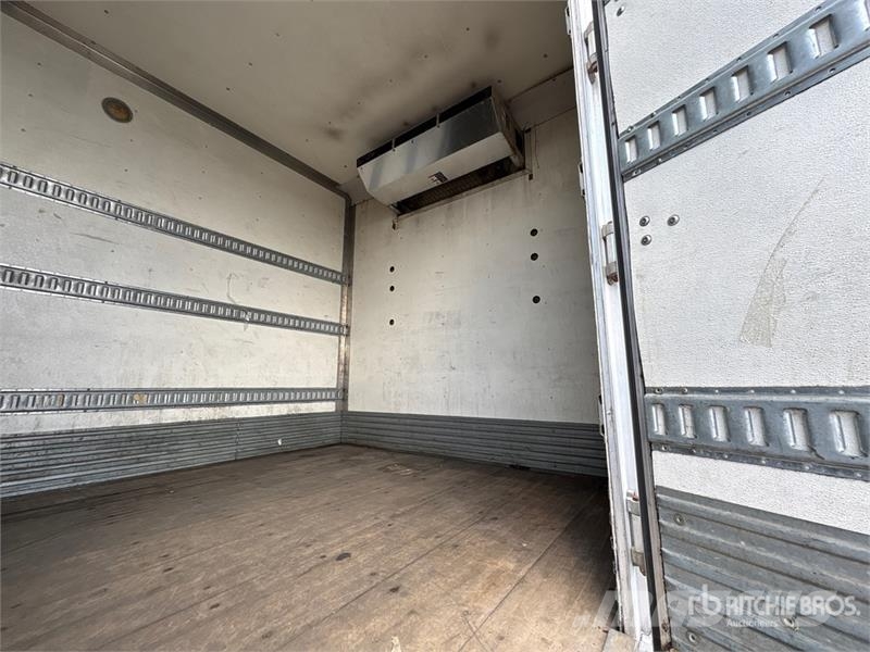 International 4400 شاحنات بدرجة حرارة قابلة للضبط