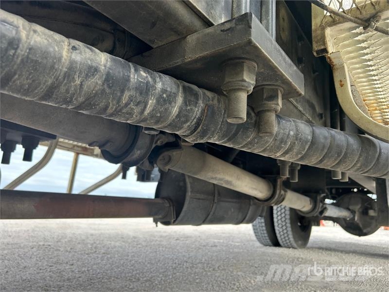 International 4700 Kranbilar