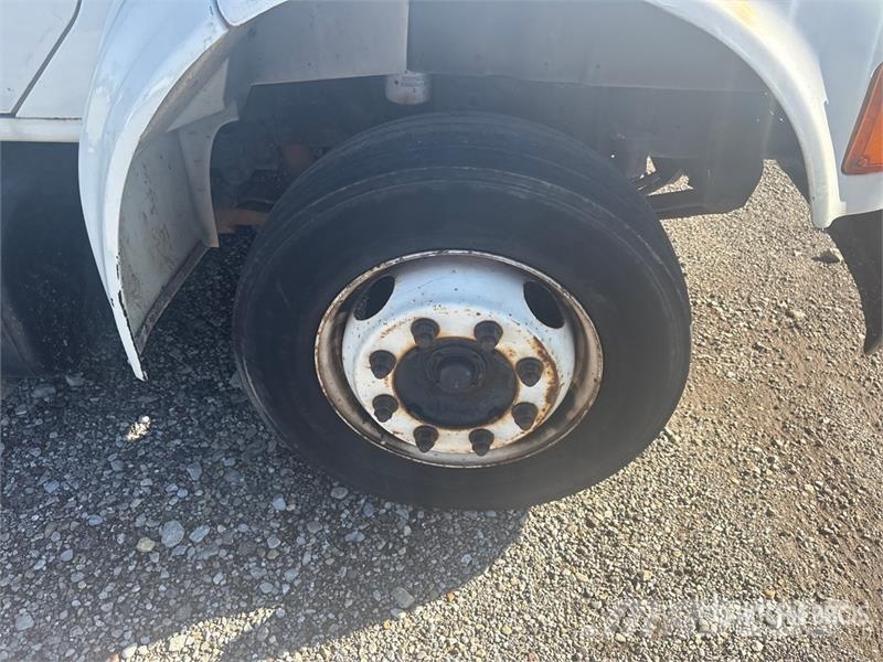 International 4700 Lastbiler med tip